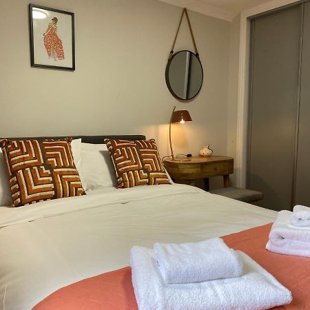 Private Main Door Lovely 2 bedroom apartment EDI Buitenkant foto