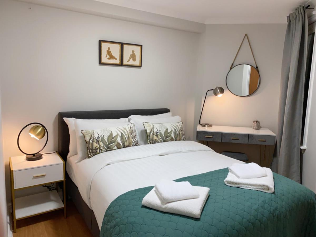 Private Main Door Lovely 2 bedroom apartment EDI Buitenkant foto