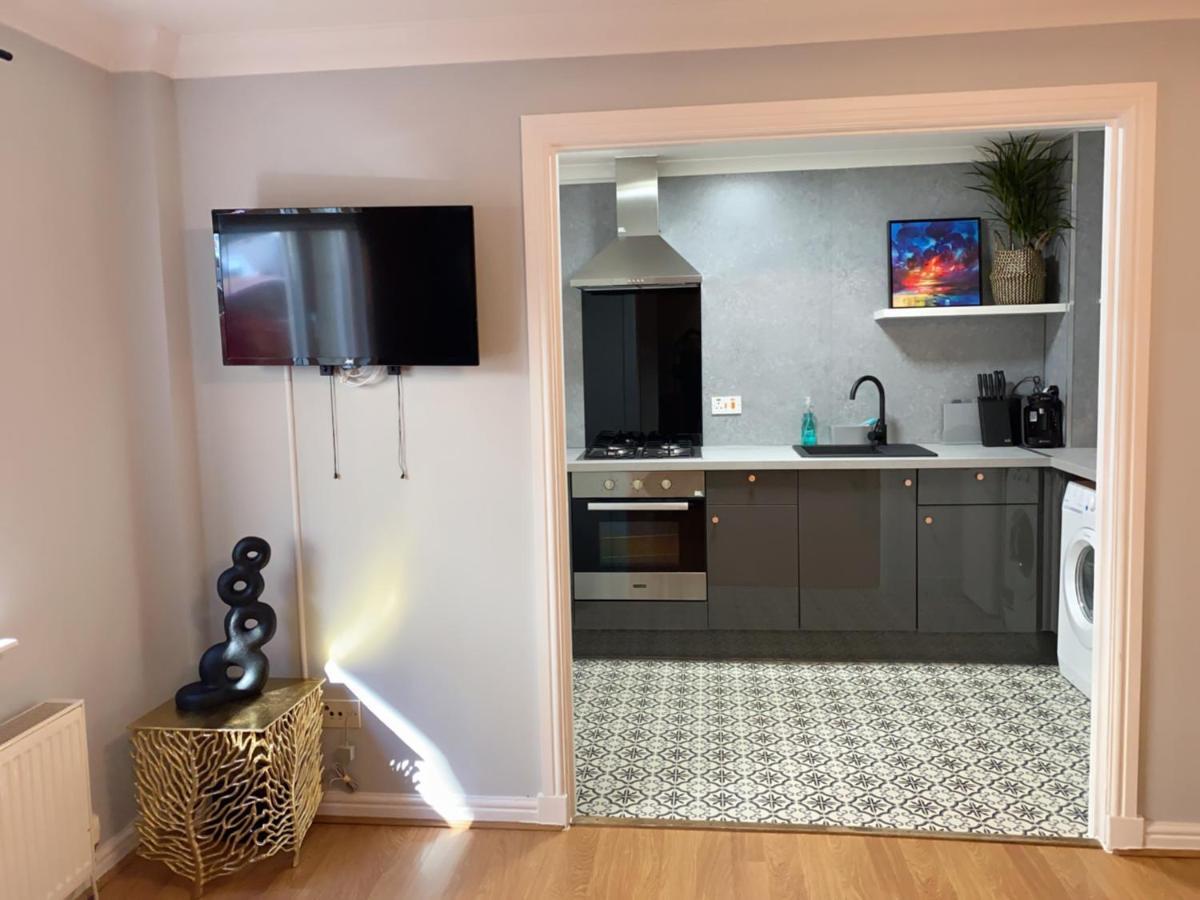 Private Main Door Lovely 2 bedroom apartment EDI Buitenkant foto