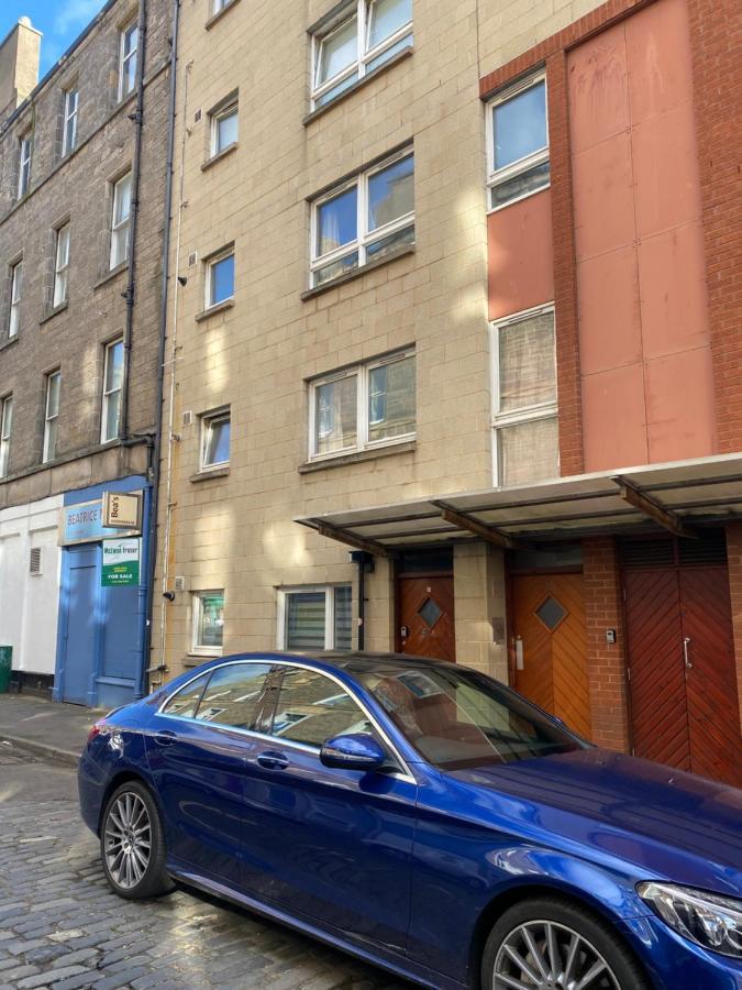 Private Main Door Lovely 2 bedroom apartment EDI Buitenkant foto