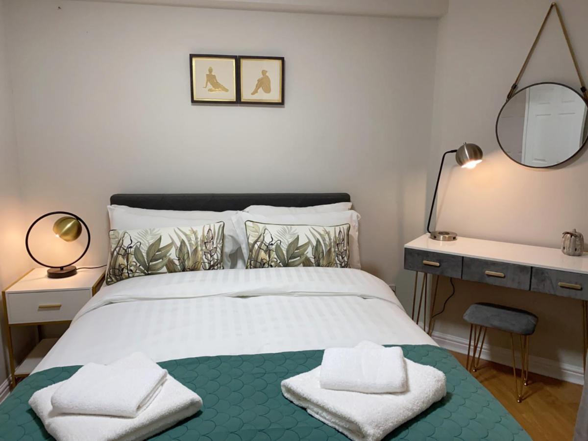 Private Main Door Lovely 2 bedroom apartment EDI Buitenkant foto