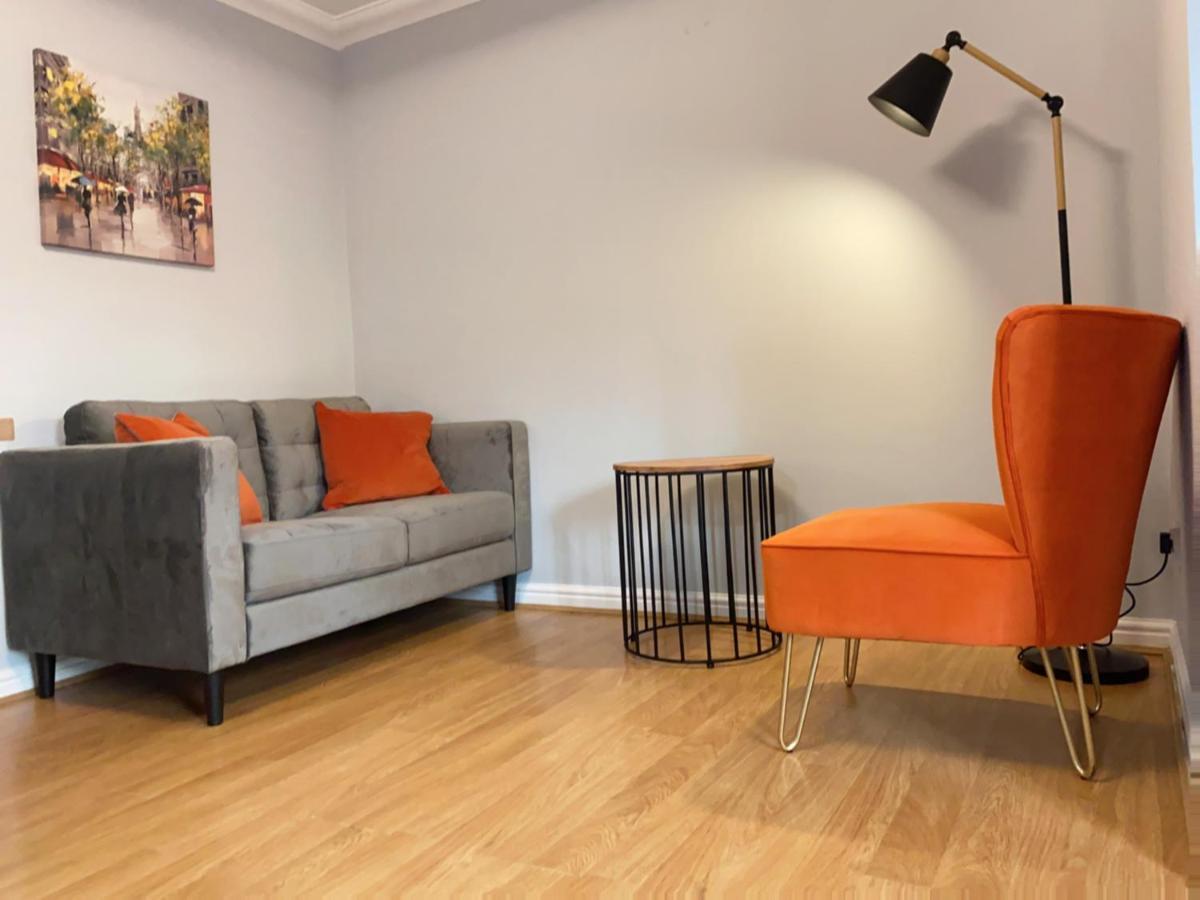 Private Main Door Lovely 2 bedroom apartment EDI Buitenkant foto